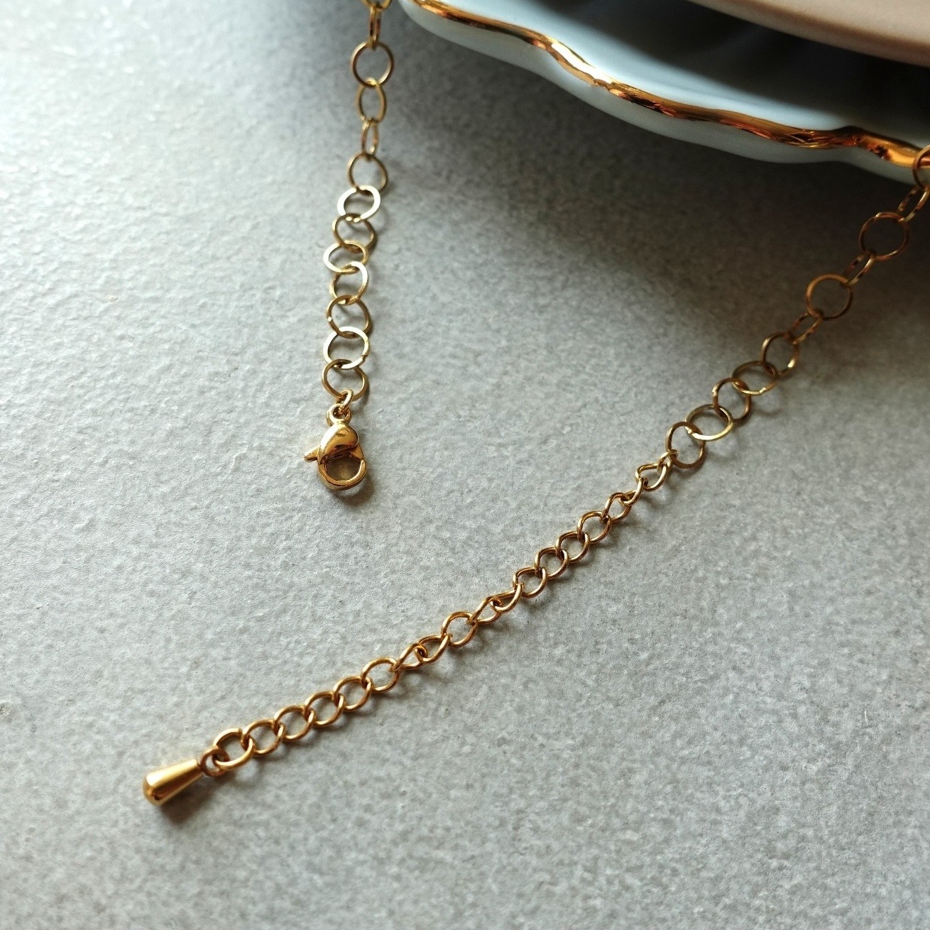 星降る夜のドロップネックレス